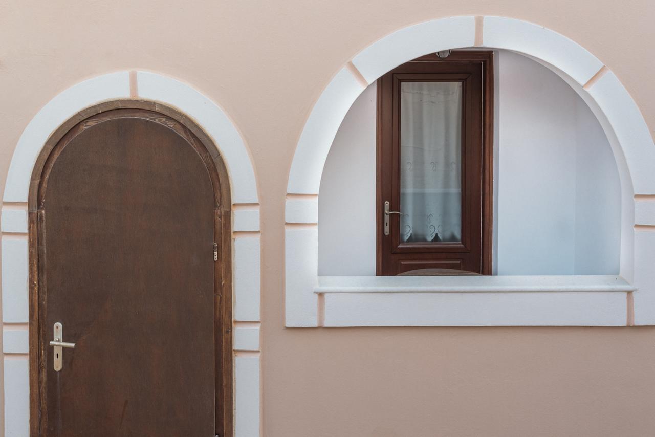 Thymianos Apartments Engares Exterior photo